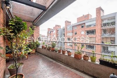 Apartamento de 2 alcobas en venta en Los Rosales, Bogotá, 168 m² · foto 10 de 18