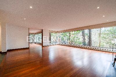 Apartamento de 5 alcobas en venta en Los Rosales, Bogotá, 479 m² · foto 2 de 20