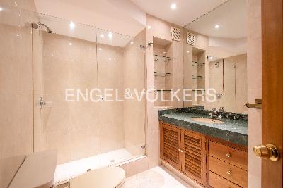 Apartamento de 5 alcobas en venta en Los Rosales, Bogotá, 479 m² · foto 16 de 20