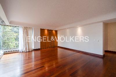 Apartamento de 5 alcobas en venta en Los Rosales, Bogotá, 479 m² · foto 18 de 20