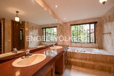 Apartamento de 5 alcobas en venta en Los Rosales, Bogotá, 479 m² · foto 19 de 20