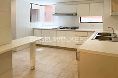 Apartamento de 3 alcobas en venta en Chico Virrey, Bogotá, 251 m² · foto 4 de 10