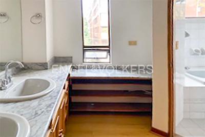 Apartamento de 3 alcobas en venta en Chico Virrey, Bogotá, 251 m² · foto 7 de 10