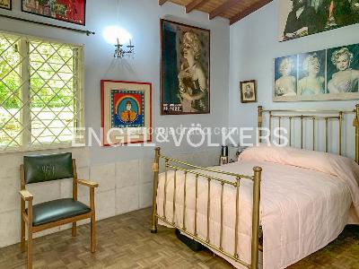 Casa de 5 alcobas en venta en El Poblado, Medellín, 240 m² · foto 9 de 14