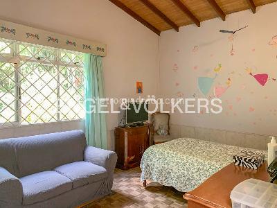 Casa de 5 alcobas en venta en El Poblado, Medellín, 240 m² · foto 10 de 14