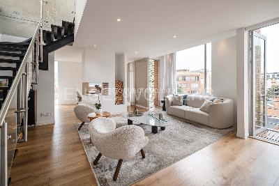 Apartamento de 3 alcobas en venta en Calleja Alta, Bogotá, 236 m² · foto 2 de 18