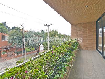 Apartamento en venta en Santa Barbara Alta, Bogotá · foto 4 de 18
