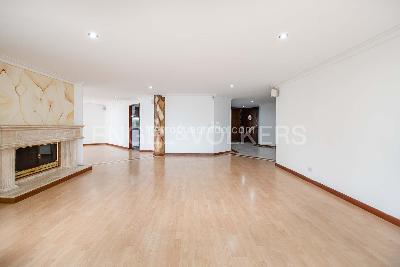 Apartamento en venta en La Carolina, Bogotá · foto 2 de 15