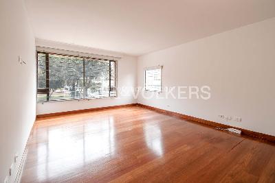 Apartamento de 3 alcobas en venta en Santa Barbara Occidental, Bogotá, 238 m² · foto 10 de 20