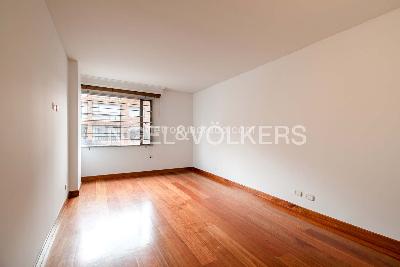 Apartamento de 3 alcobas en venta en Santa Barbara Occidental, Bogotá, 238 m² · foto 16 de 20