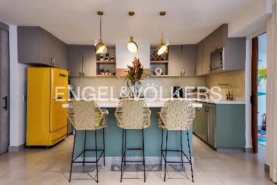 Casa de 3 alcobas en venta en El Tesoro, Medellín, 293 m² · foto 2 de 20