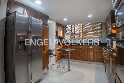 Casa de 3 alcobas en venta en El Poblado, Medellín, 579 m² · foto 9 de 13