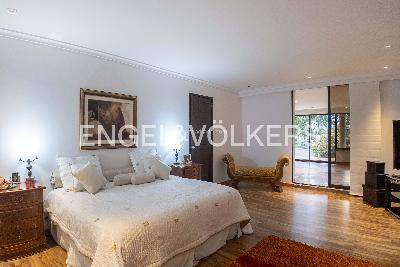 Casa de 3 alcobas en venta en El Poblado, Medellín, 579 m² · foto 11 de 13