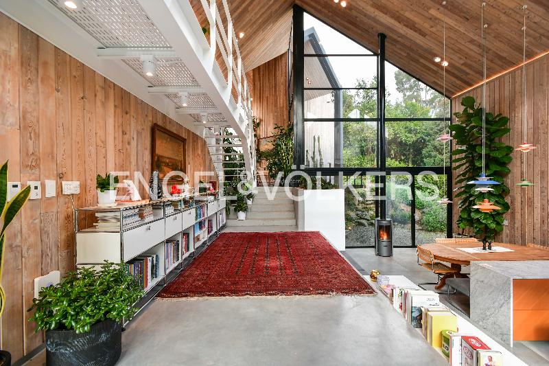 Architectural 2BR House in Alto De Palmas - 3