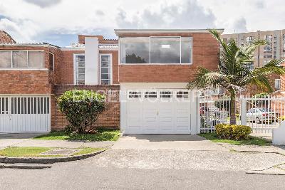 Casa en Venta, Niza, Bogotá D.C.
