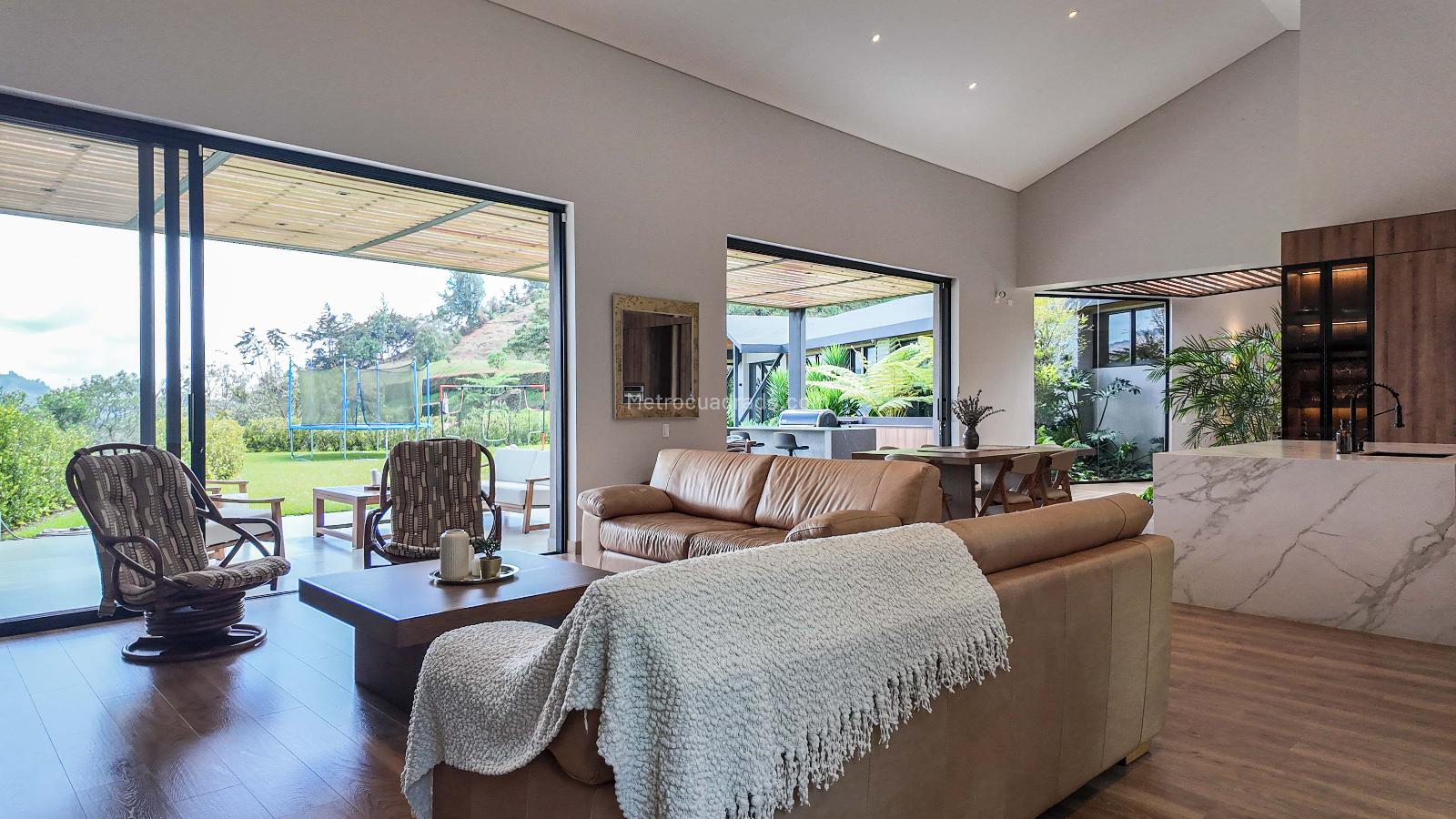 Casa de 4 habitaciones en venta en El Retiro, Medellín — imagen 1 de 20