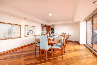 Apartamento de 4 alcobas en venta en El Refugio, Bogotá, 354 m² · foto 5 de 19