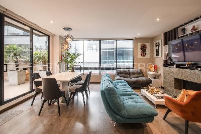 Apartamento de 2 alcobas en venta en Chico Navarra, Bogotá, 139 m² · foto 2 de 16