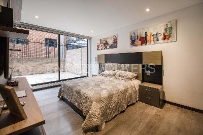 Apartamento de 2 alcobas en venta en Chico Navarra, Bogotá, 139 m² · foto 9 de 16