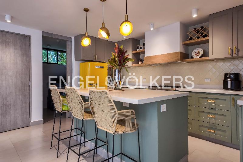 3BR 3-Level House in El Tesoro (El Poblado) with Terrace - 5