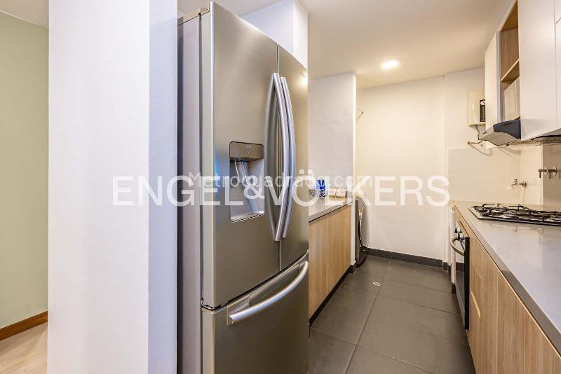 Apartamento Amoblado de 2 Alcobas con Diseño Moderno en Lalinde - 5