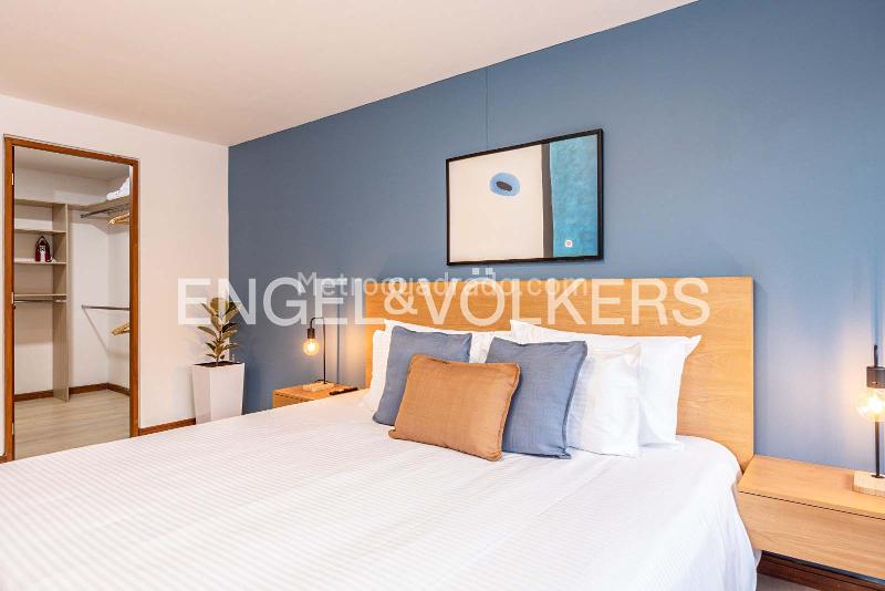 Apartamento Amoblado de 2 Alcobas con Diseño Moderno en Lalinde - 7