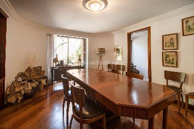 Apartamento de 3 alcobas en venta en Chico Reservado, Bogotá, 235 m² · foto 2 de 14