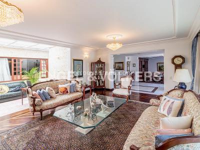Casa de 3 alcobas en venta en Santa Barbara Alta, Bogotá, 455 m² · foto 2 de 18