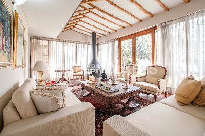 Casa de 4 alcobas en venta en Cerros De Niza, Bogotá, 385 m² · foto 2 de 19