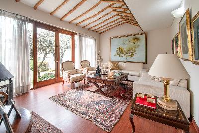 Casa de 4 alcobas en venta en Cerros De Niza, Bogotá, 385 m² · foto 3 de 19