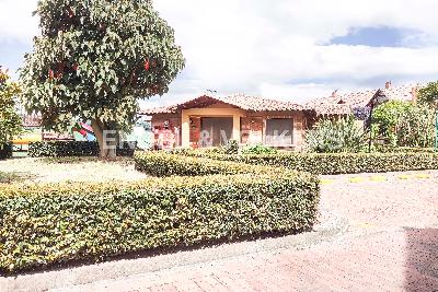 Casa de 5 alcobas en venta en Chia, Chía, 301 m² · foto 17 de 18