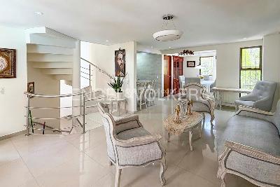 Casa de 3 alcobas en venta en Centro, Bogotá, 143 m² · foto 2 de 19
