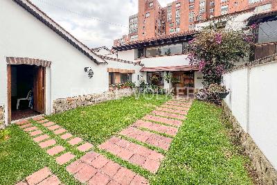 Casa de 5 alcobas en venta en Calleja Alta, Bogotá, 265 m² · foto 2 de 20
