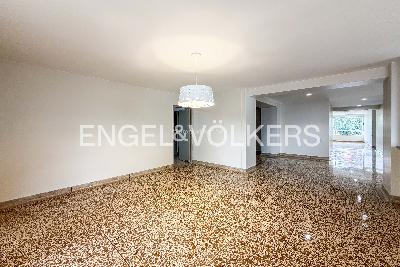 Apartamento en arriendo en Los Balsos, Medellín · foto 3 de 18
