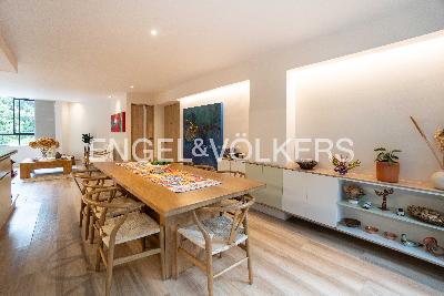 Apartamento de 3 alcobas en venta en El Tesoro, Medellín, 143 m² · foto 2 de 15