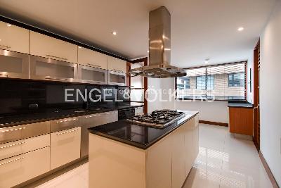 Apartamento de 4 alcobas en venta en Chico Reservado, Bogotá, 258 m² · foto 6 de 20