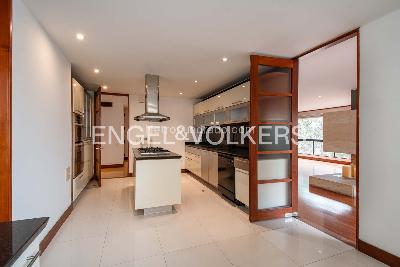 Apartamento de 4 alcobas en venta en Chico Reservado, Bogotá, 258 m² · foto 7 de 20