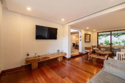 Casa de 3 alcobas en venta en Las Lomas, Medellín, 309 m² · foto 2 de 19