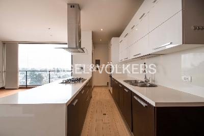 Apartamento de 2 alcobas en venta en El Virrey, Bogotá, 204 m² · foto 4 de 17