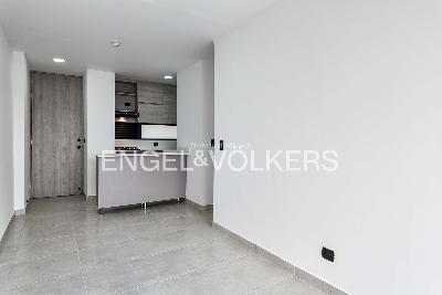 Apartamento de 2 alcobas en venta en Loma Del Escobero, Medellín, 75 m² · foto 2 de 13
