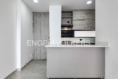 Apartamento de 2 alcobas en venta en Loma Del Escobero, Medellín, 75 m² · foto 4 de 13