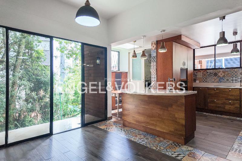 Casa – Medellín, El Tesoro, El Poblado - Más