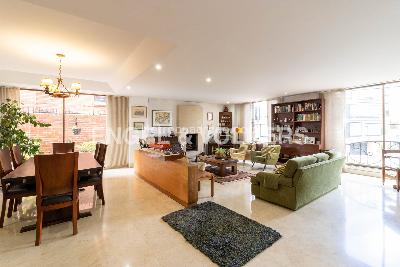 Apartamento de 3 alcobas en venta en Santa Bibiana, Bogotá, 204 m² · foto 2 de 15