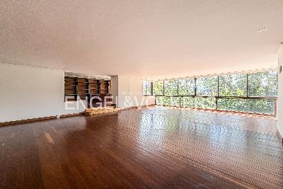Apartamento de 3 alcobas en venta en Los Balsos, Medellín, 306 m² · foto 3 de 13