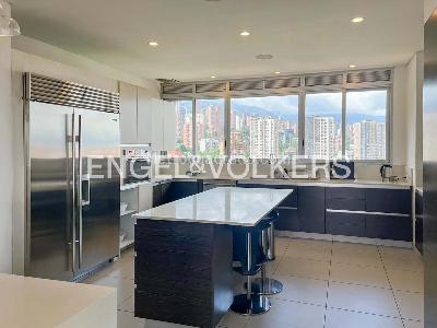 Apartamento de 3 alcobas en venta en El Poblado, Medellín, 389 m² · foto 12 de 20