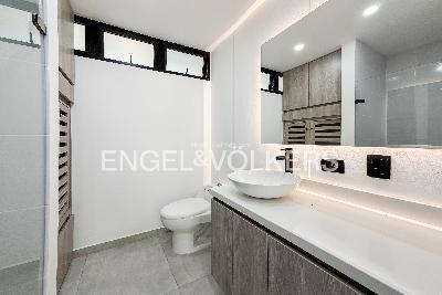 Apartamento de 1 alcoba en venta en Loma Del Escobero, Medellín, 64 m² · foto 8 de 11