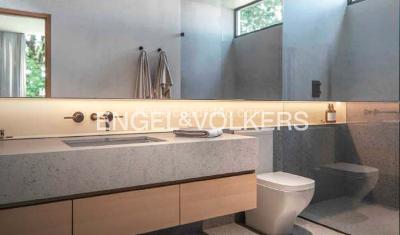Casa de 5 alcobas en venta en Alto Del Escobero, Medellín, 328 m² · foto 4 de 10