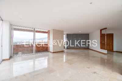 Apartamento de 3 alcobas en venta en Laureles, Medellín, 383 m² · foto 3 de 20