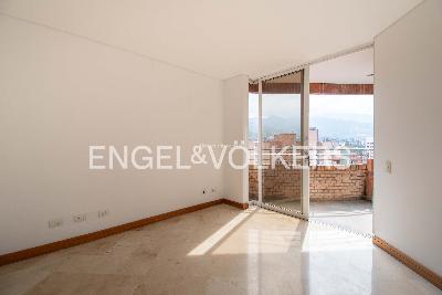 Apartamento de 3 alcobas en venta en Laureles, Medellín, 383 m² · foto 13 de 20