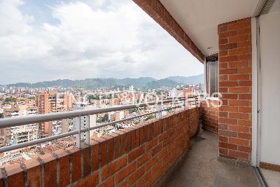 Apartamento de 3 alcobas en venta en Laureles, Medellín, 383 m² · foto 18 de 20